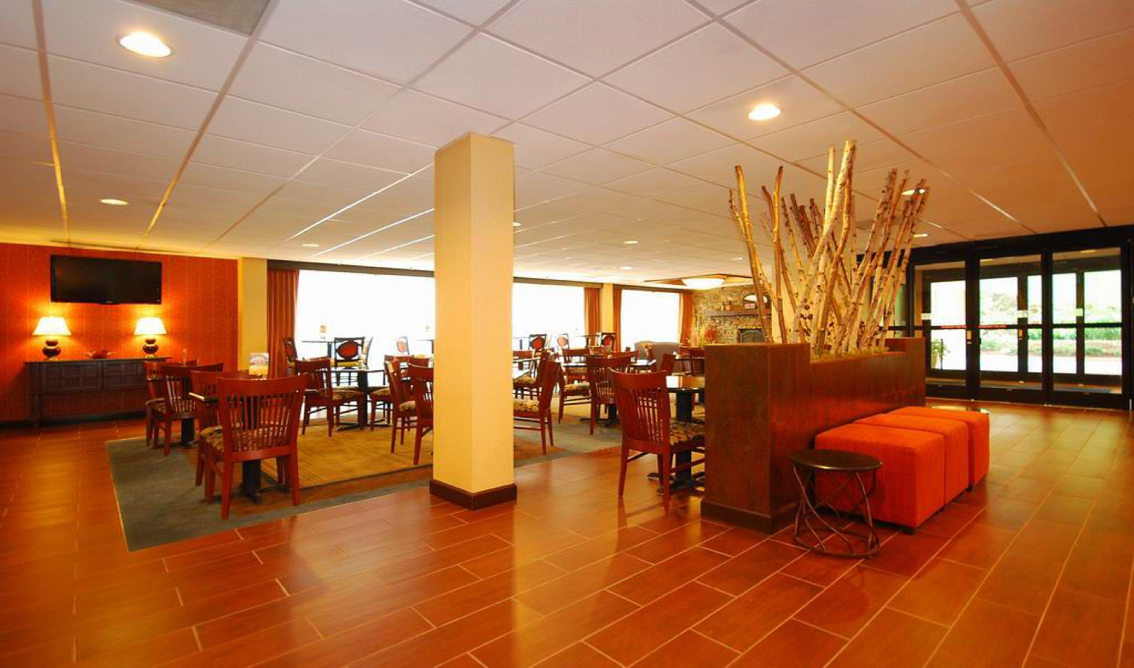 Holiday Inn Express Forsyth By Ihg Ngoại thất bức ảnh