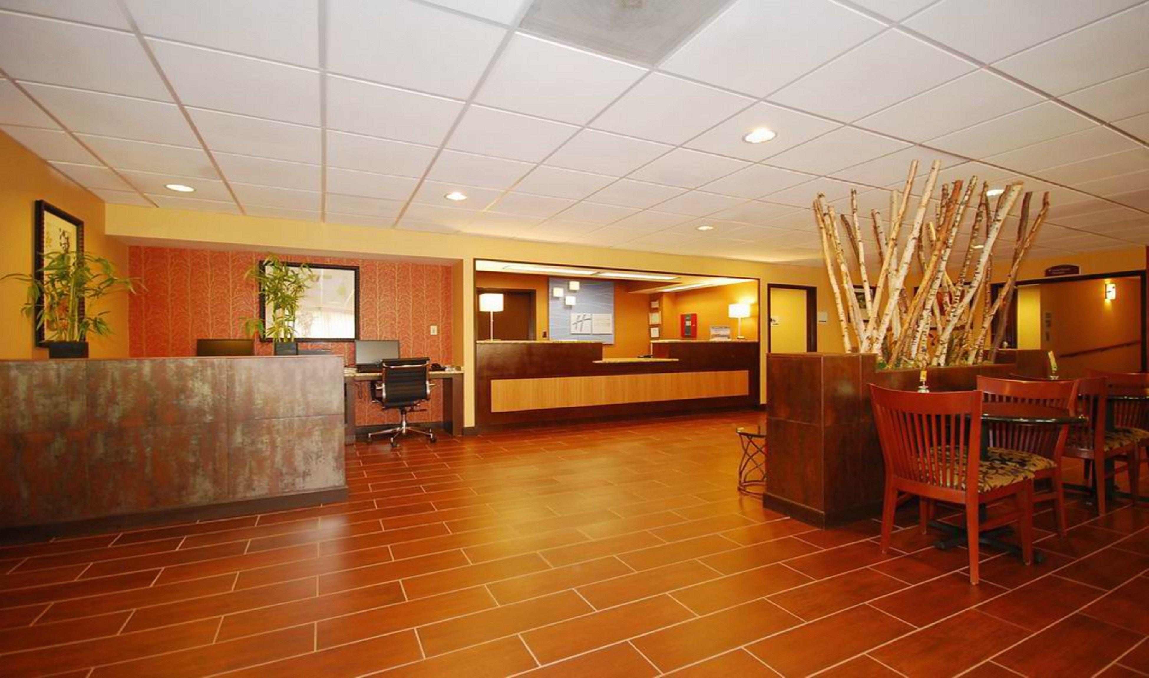 Holiday Inn Express Forsyth By Ihg Ngoại thất bức ảnh